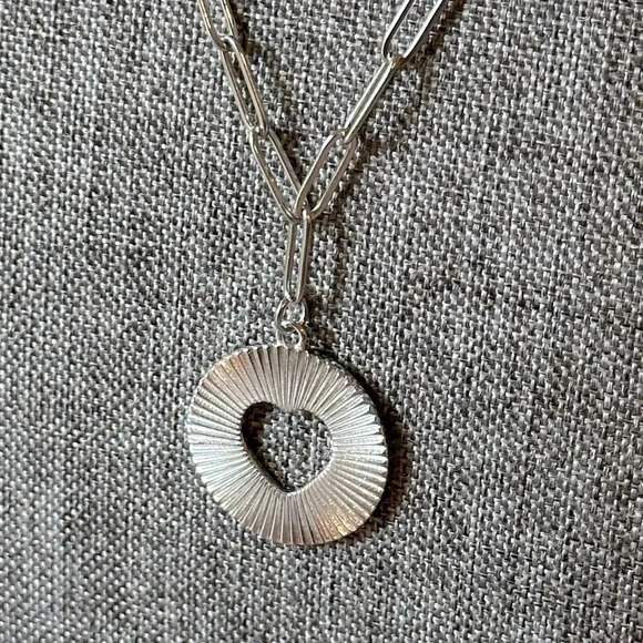 Sunburst Cut Out Heart Stainless Steel Paperclip Pendant Necklace Waterproof - Picture 3 of 5